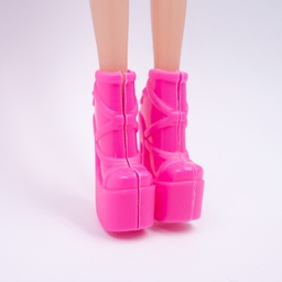 [50447] MUÑECA CON ACCESORIOS